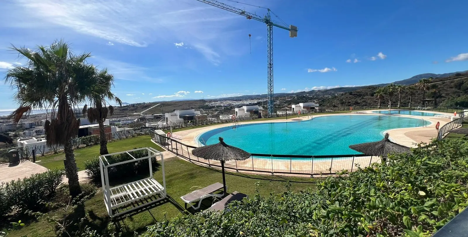 Продажа апартаментов на первом этаже в Estepona 6