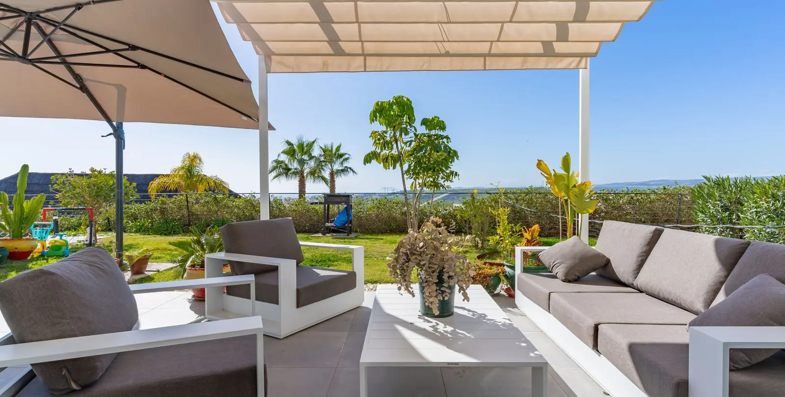 Продажа апартаментов на первом этаже в Estepona 11