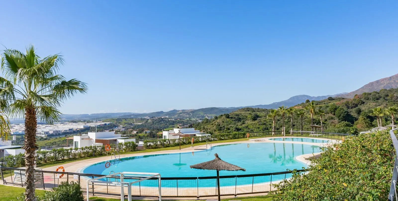 Продажа апартаментов на первом этаже в Estepona 38