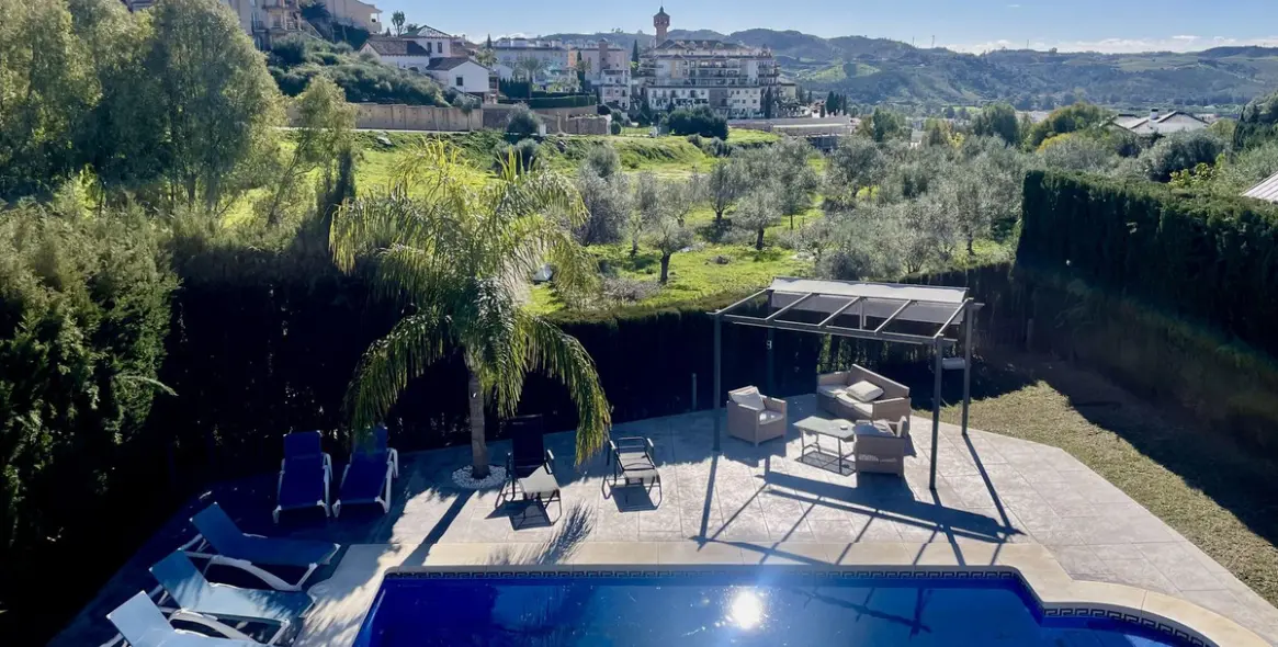 Продажа  отдельно стоящей виллы в Mijas Golf 1