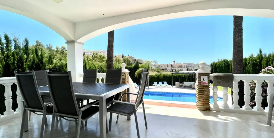 Продажа  отдельно стоящей виллы в Mijas Golf 5