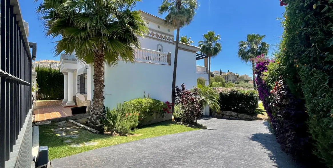 Продажа  отдельно стоящей виллы в Mijas Golf 13