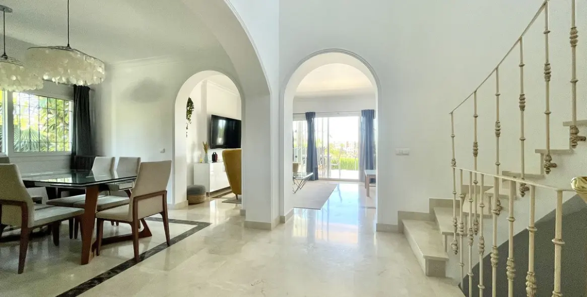 Продажа  отдельно стоящей виллы в Mijas Golf 17