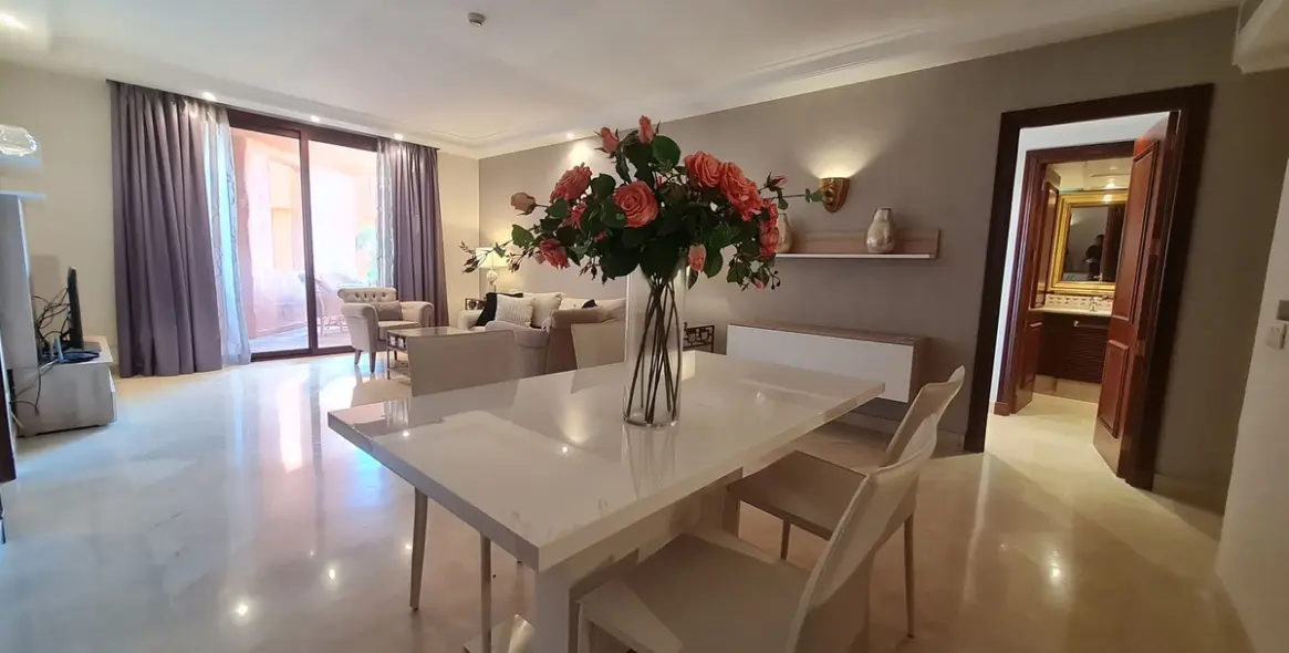 Sale of middle floor apartment in Estepona 9