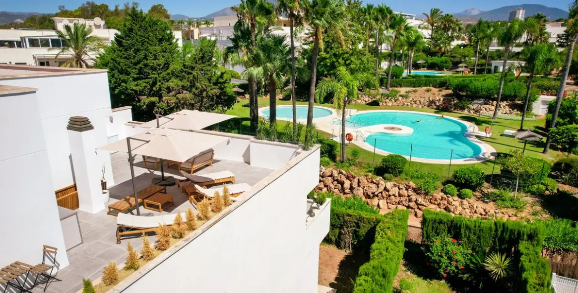 Sale of penthouse in Puerto Banús 24