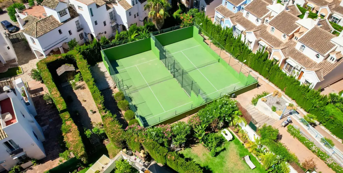 Sale of penthouse in Puerto Banús 26