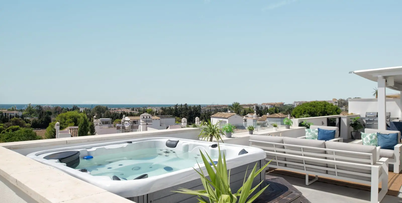Sale of penthouse in Puerto Banús 2