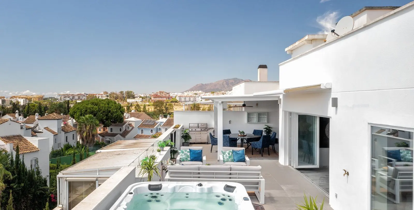 Sale of penthouse in Puerto Banús 4