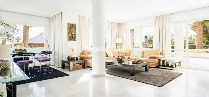 Sale of ground floor apartment in San Pedro de Alcántara 1