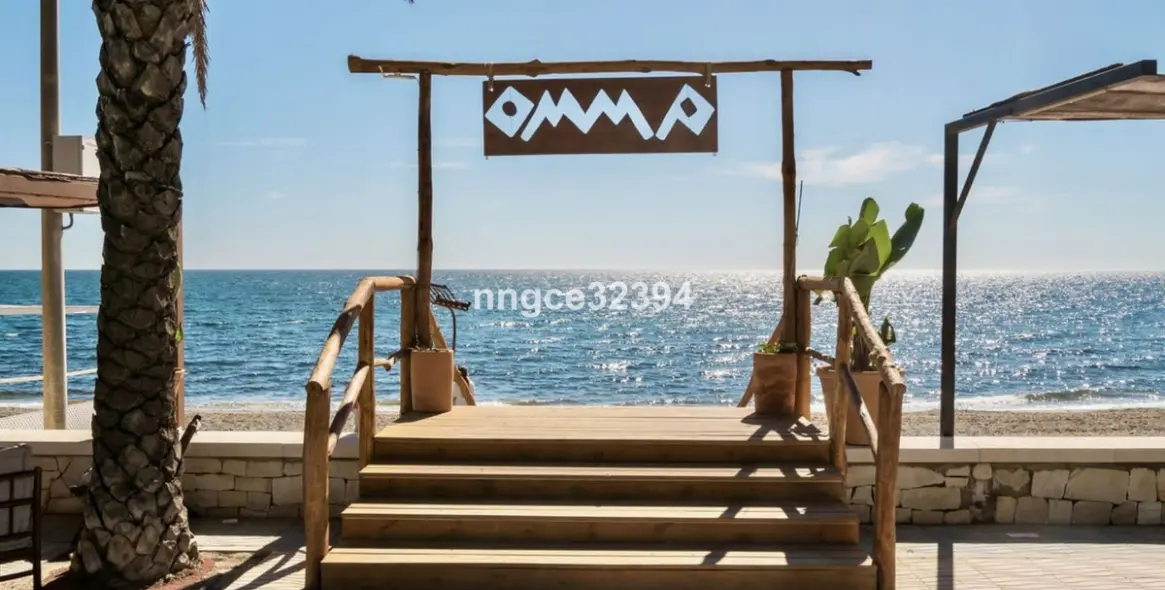 Venta de apartamento en planta baja en San Pedro de Alcántara 13