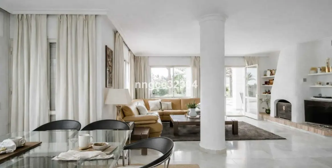 Продажа апартаментов на первом этаже в San Pedro de Alcántara 28