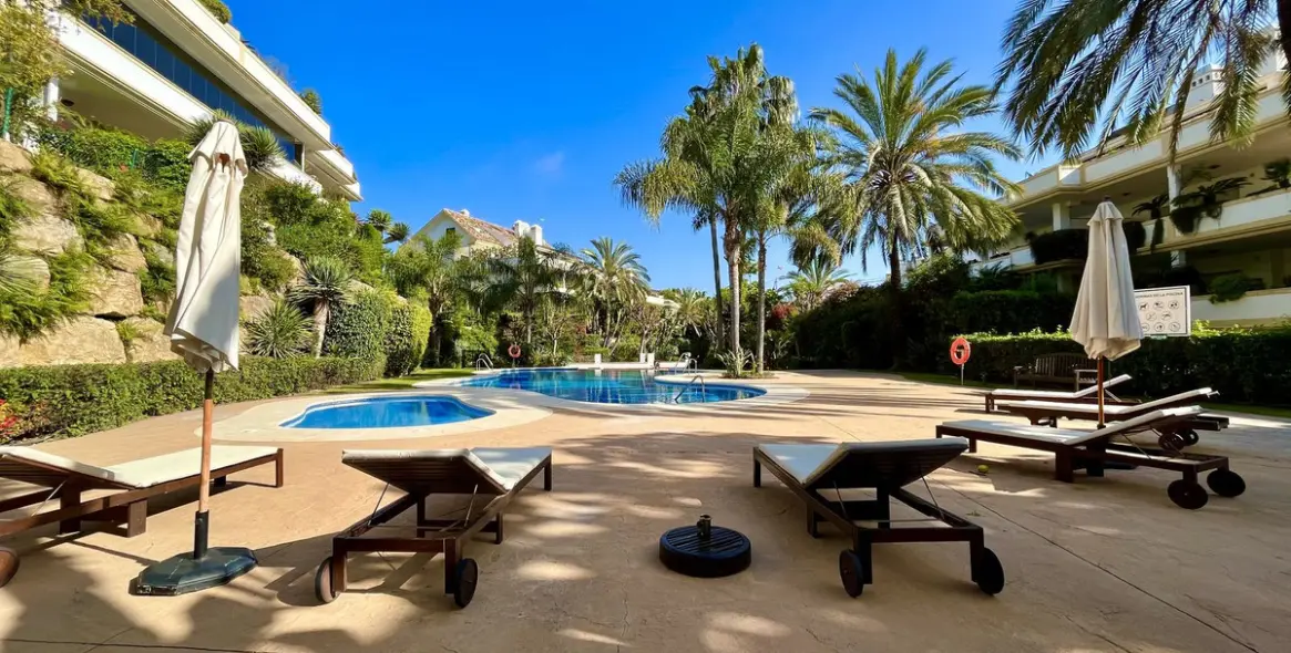 Sale of ground floor apartment in The Golden Mile 1