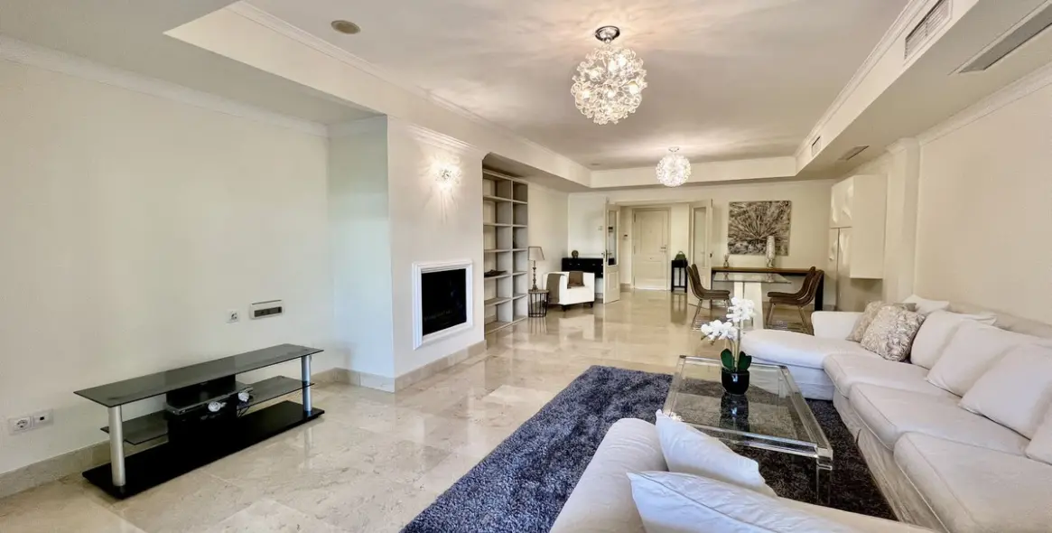 Sale of ground floor apartment in The Golden Mile 3