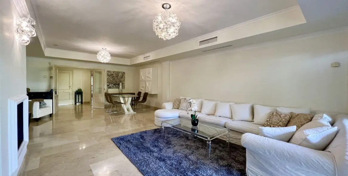 Sale of ground floor apartment in The Golden Mile 6