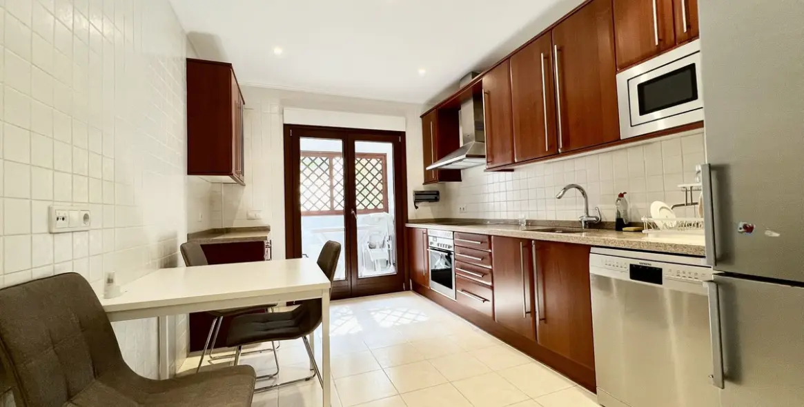 Sale of ground floor apartment in The Golden Mile 12
