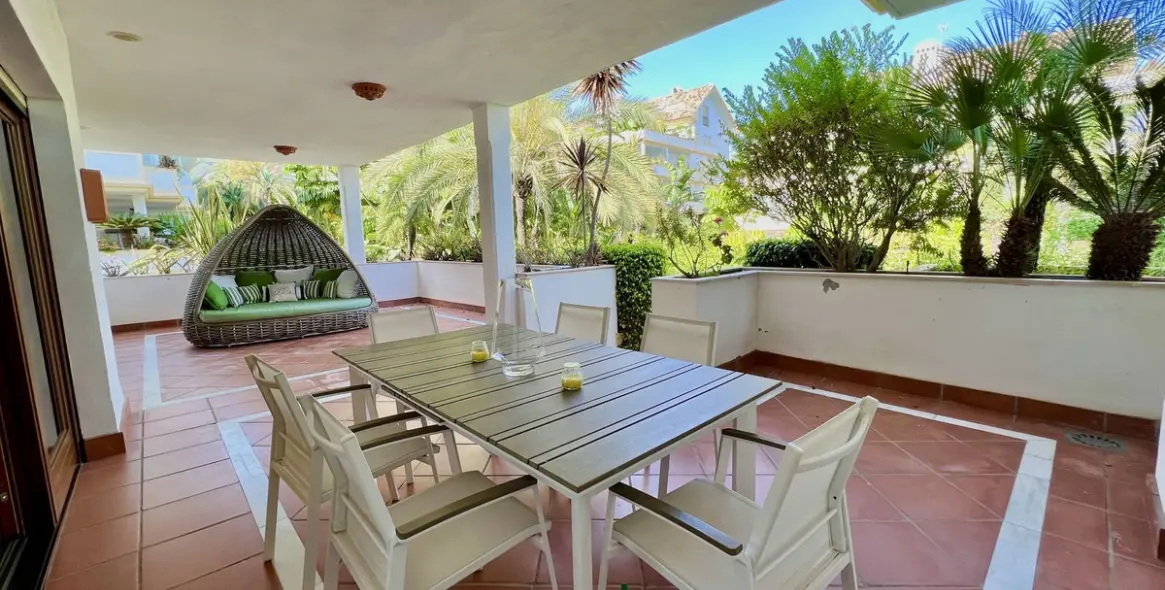 Sale of ground floor apartment in The Golden Mile 13