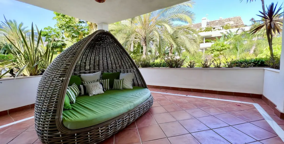 Sale of ground floor apartment in The Golden Mile 16