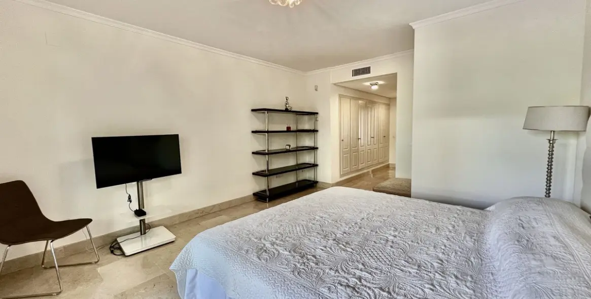 Sale of ground floor apartment in The Golden Mile 19