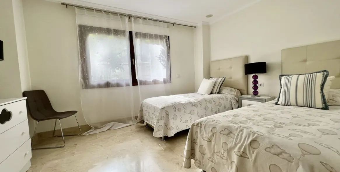 Продажа апартаментов на первом этаже в The Golden Mile 22