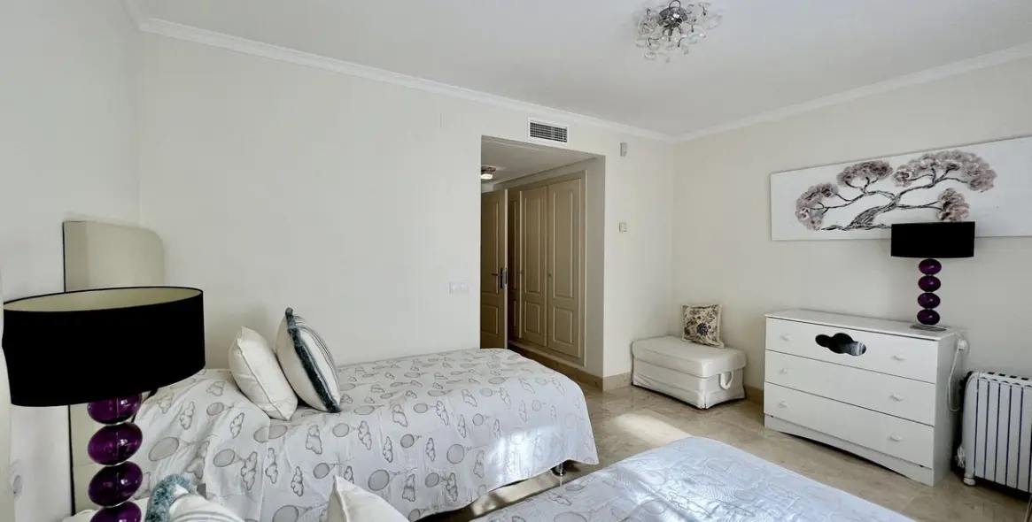 Продажа апартаментов на первом этаже в The Golden Mile 23