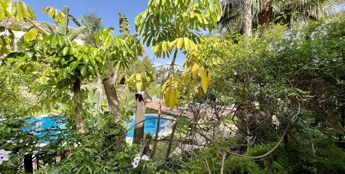 Продажа апартаментов на первом этаже в The Golden Mile 28