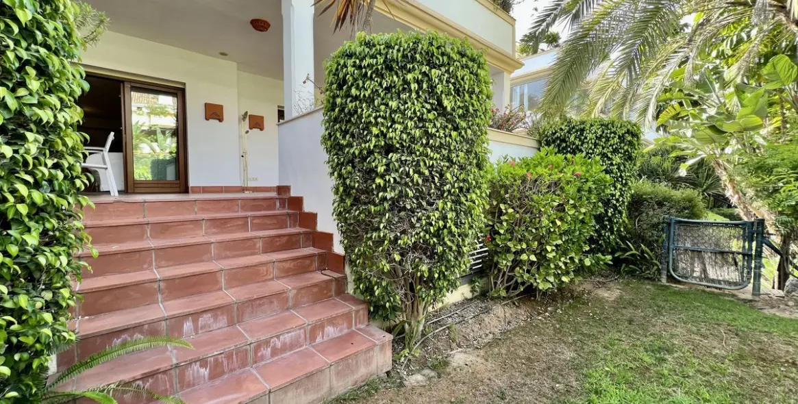 Продажа апартаментов на первом этаже в The Golden Mile 29