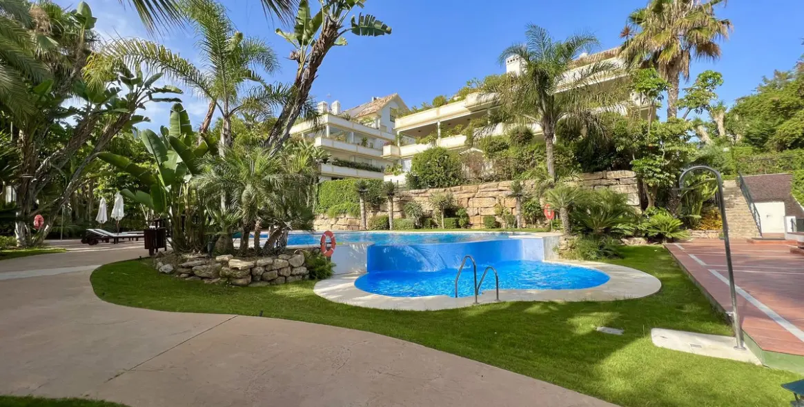 Продажа апартаментов на первом этаже в The Golden Mile 30