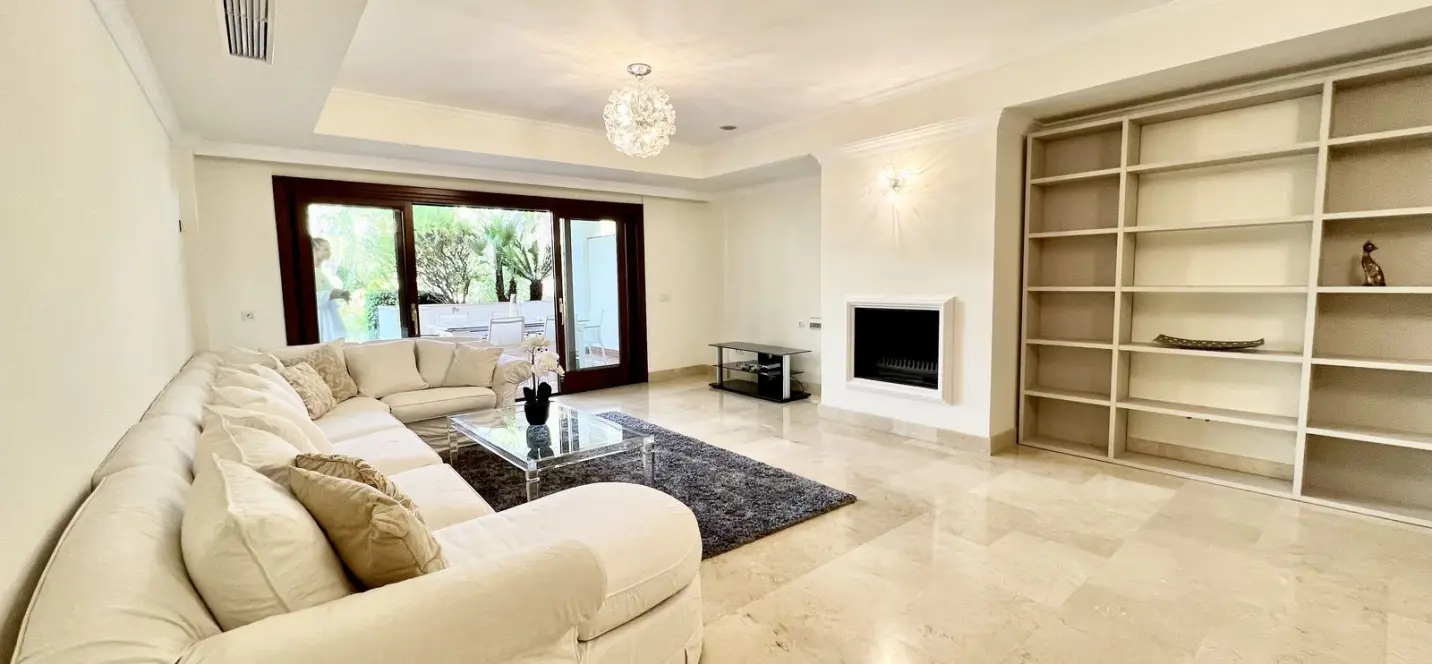 Long-term rent of ground floor apartment in The Golden Mile 1
