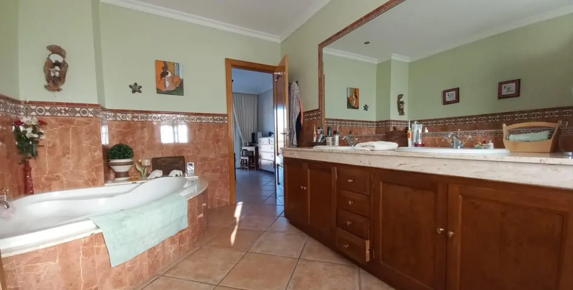 Продажа дома на две семьи в San Pedro de Alcántara 24