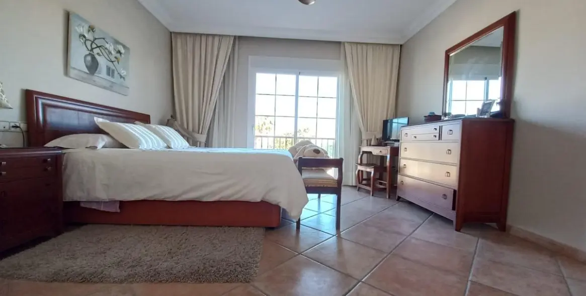 Продажа дома на две семьи в San Pedro de Alcántara 25