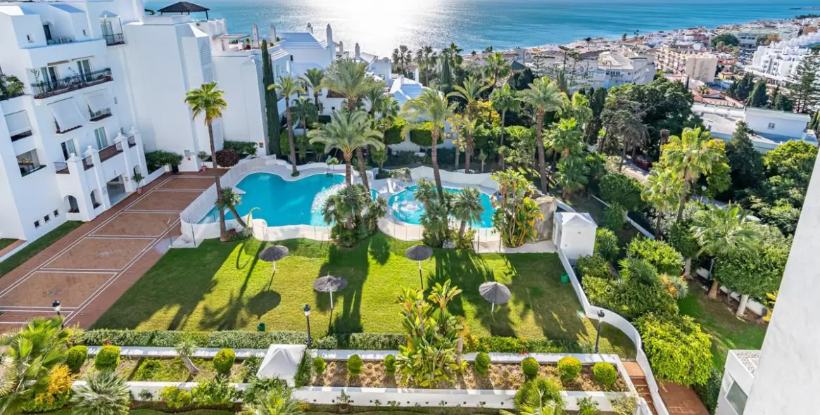 Продажа апартаментов на среднем этаже в Torremolinos Centro 1