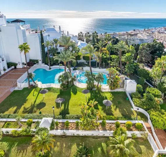 Продажа апартаментов на среднем этаже в Torremolinos Centro