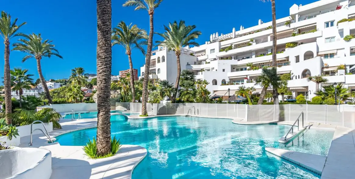 Продажа апартаментов на среднем этаже в Torremolinos Centro 3