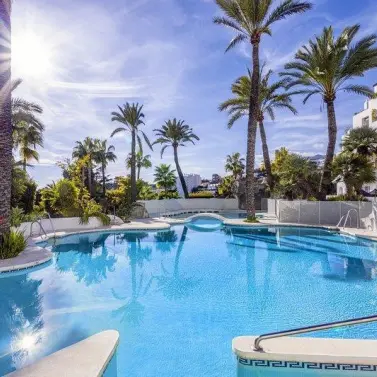 Продажа апартаментов на среднем этаже в Torremolinos Centro