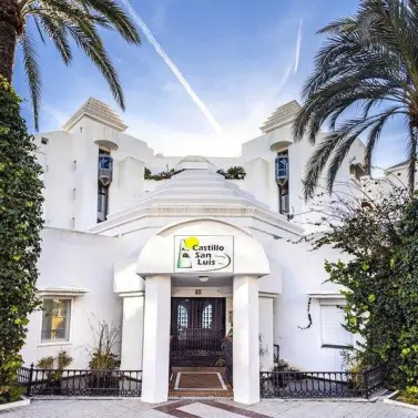 Продажа апартаментов на среднем этаже в Torremolinos Centro