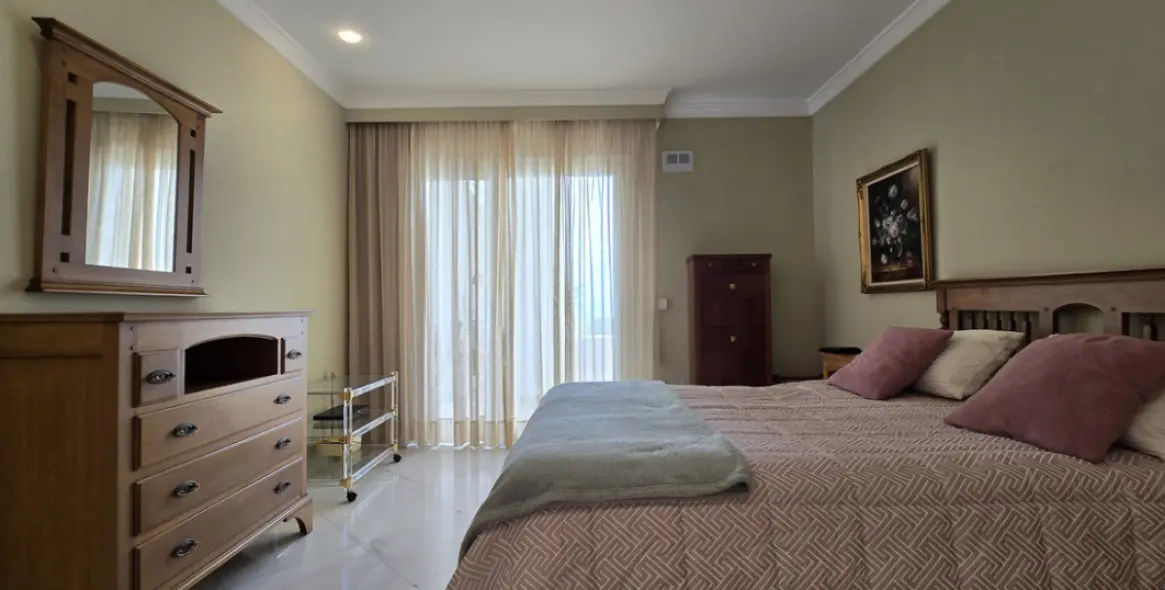 Продажа апартаментов на среднем этаже в Torremolinos Centro 37