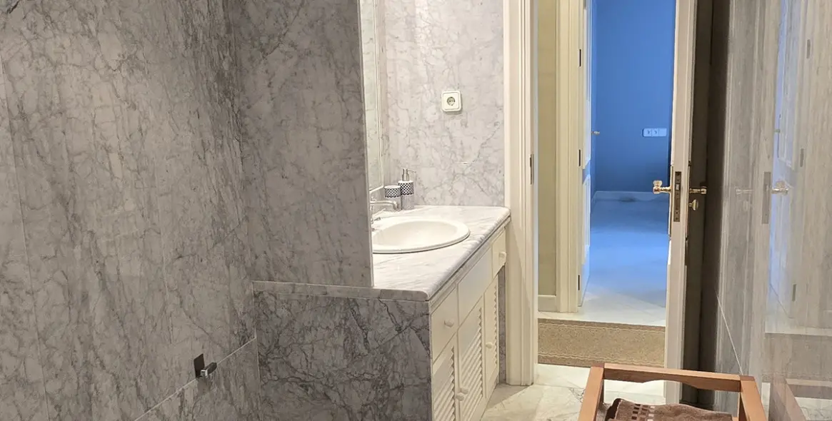 Продажа апартаментов на среднем этаже в Torremolinos Centro 44