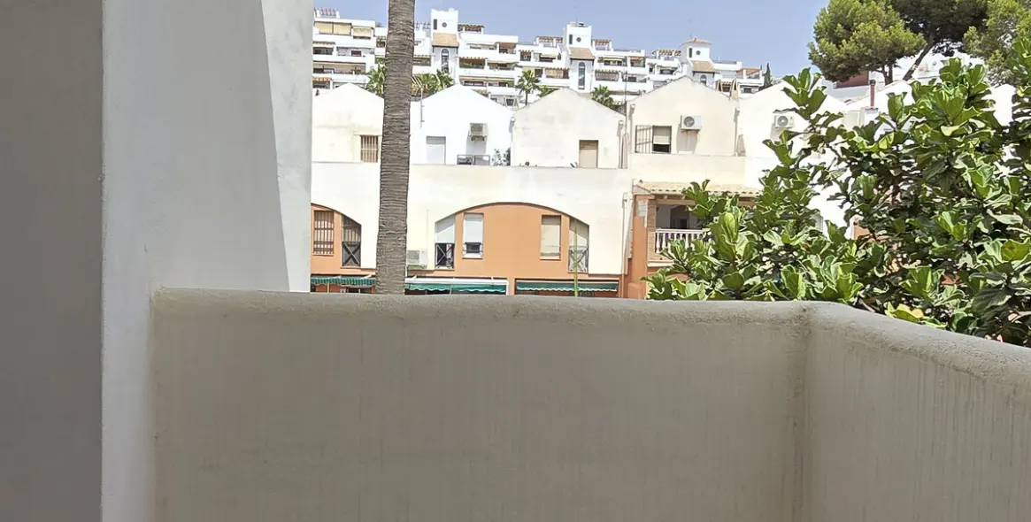 Продажа апартаментов на среднем этаже в Torremolinos Centro 53