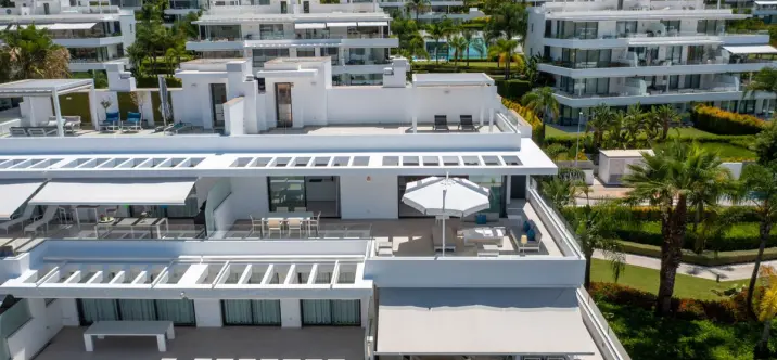 Short-term rent of penthouse in Benahavís 0