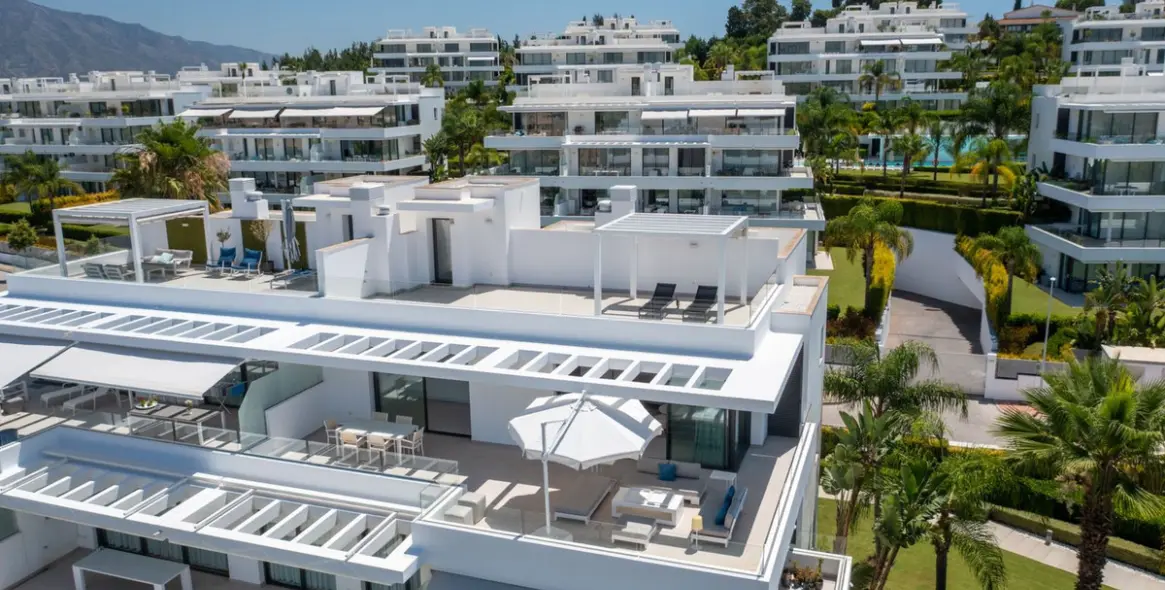 Short-term rent of penthouse in Benahavís 2