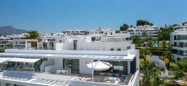 Short-term rent of penthouse in Benahavís 2