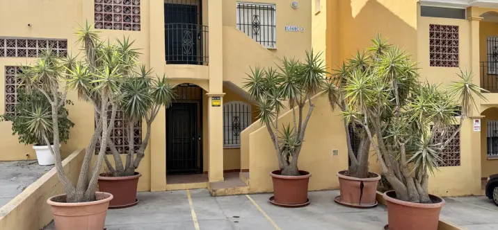 Продажа дома на две семьи в Elviria 1