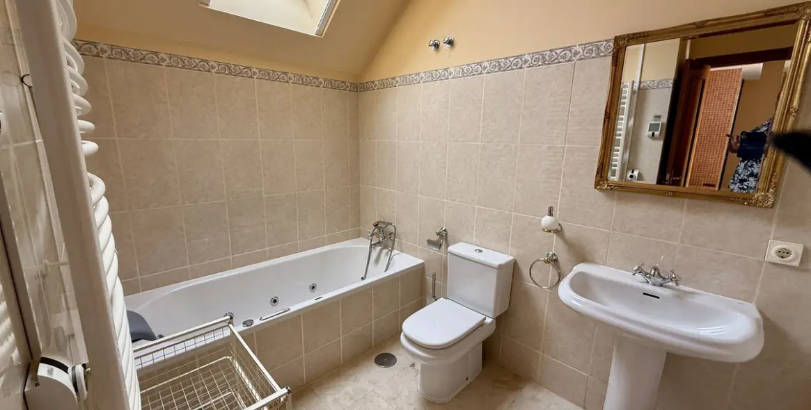 Продажа дома на две семьи в Elviria 9