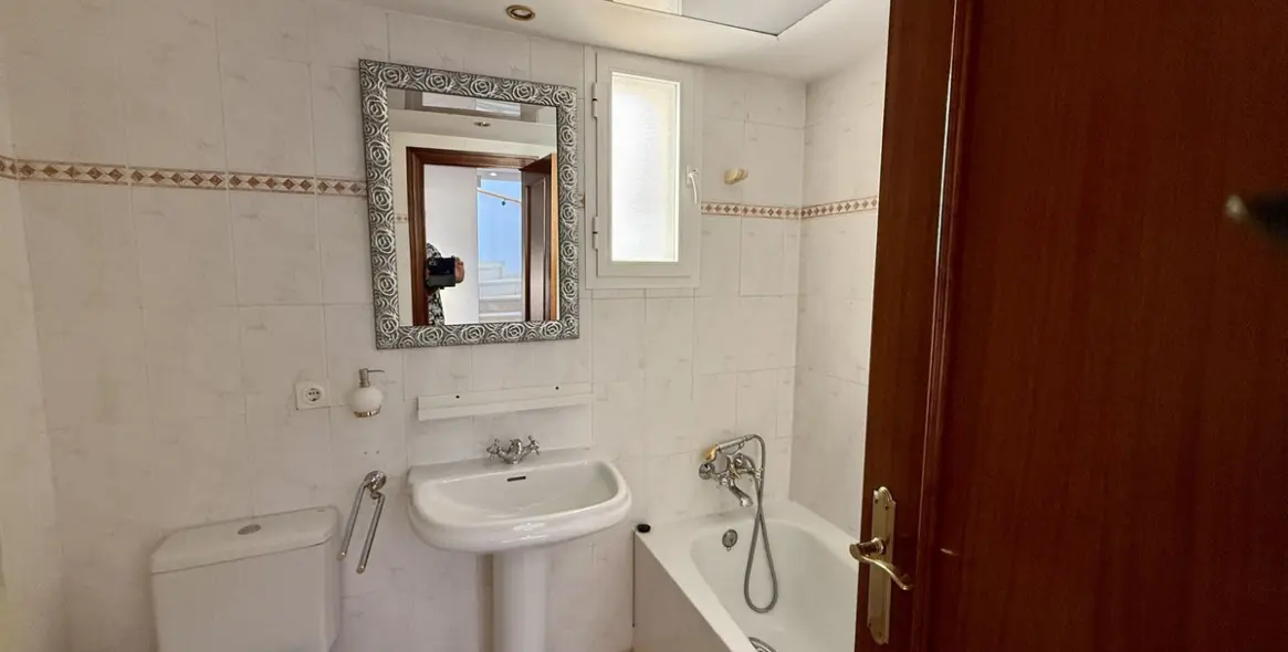 Продажа дома на две семьи в Elviria 13