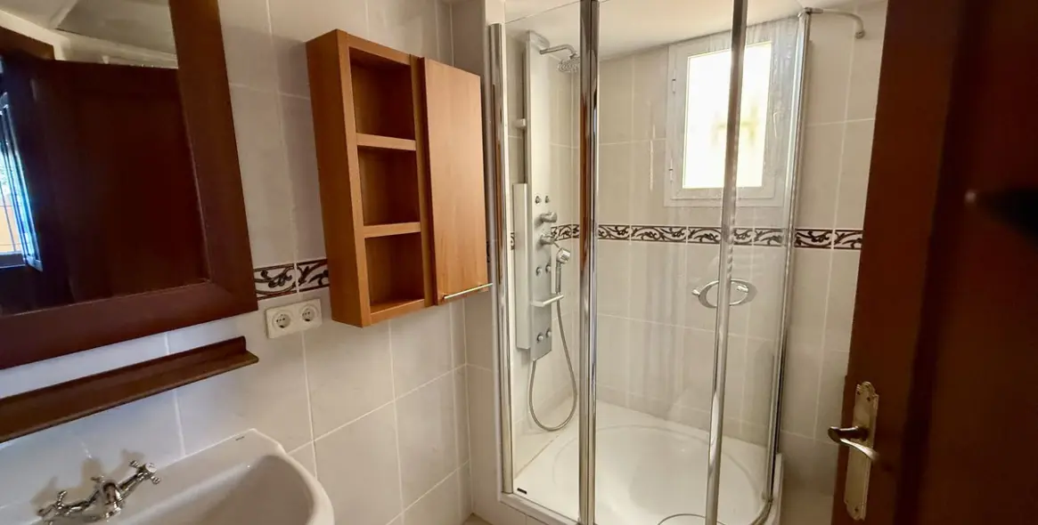 Sale of semi-detached house in Elviria 25