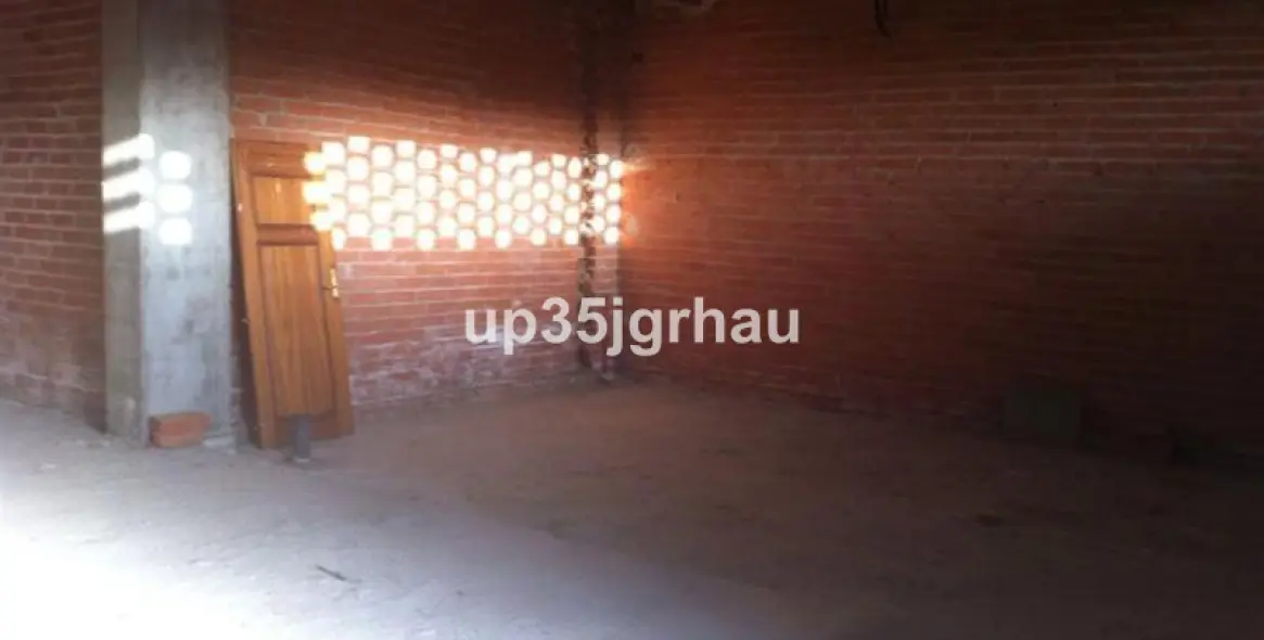 Venta de tienda en Estepona 2
