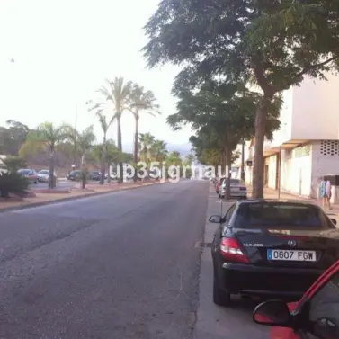 Sale of shop in Estepona