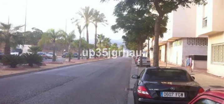 Sale of shop in Estepona 3