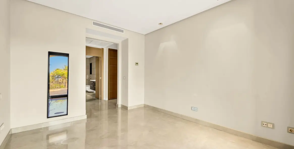 Venta de apartamento en planta baja en La Quinta 18