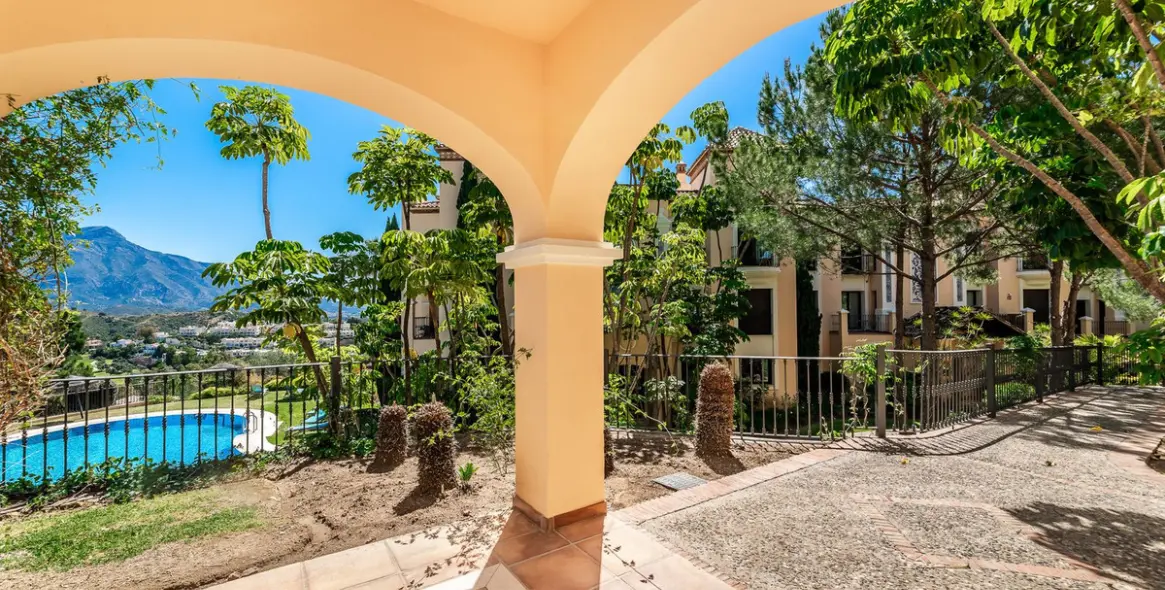 Venta de apartamento en planta baja en La Quinta 19